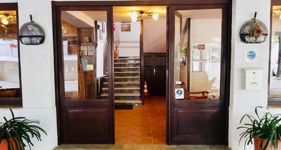 Hotel Alkyon Кала-Нера Экстерьер фото